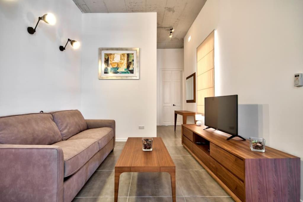 Vallettastay - Harbor View Gem -Sea View 2 Bed Apt المظهر الخارجي الصورة